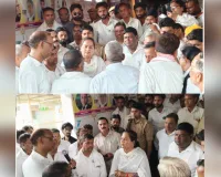 एडीएम और एसडीएम के आश्वासन पर अधिवक्ताओं ने स्थगित किया क्रमिक अनशन