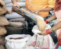 राशन वितरण में अनियमितता का आरोप, गरीब उपभोक्ताओं का शोषण जारी
