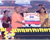 प्रतापगढ़ में मुख्यमंत्री के हाथों योजनाओं का लाभ पाकर खिले लाभार्थियों के चेहरे