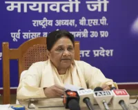 स्वार्थी तत्वों से सावधान रहें, हर लड़ाई कानून के दायरे में रहकर लड़नी चाहिए: मायावती