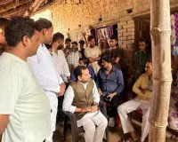 अग्निवीर नरेन्द्र कुमार यादव के घर पहुंचकर मनीष मिश्रा ने किया आर्थिक सहयोग