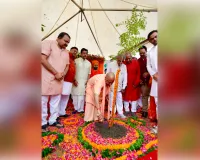   मुख्यमंत्री योगी ने किया'वृक्षारोपण महायज्ञ का शुभारंभ, दोपहर 12 बजे तक रोपे गये 16 करोड़ पौधे