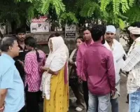 मामूली विवाद में नर्सिंग छात्र की चाकू मारकर हत्या, गिरफ्तारी की मांग पर परिजनों का धरना