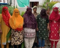 वाराणसी कैंट रेलवे स्टेशन के सामने पुरुषों को छेड़ रही पांच महिलाएं गिरफ्तार