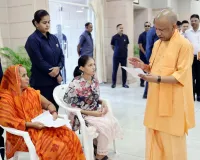 अपराधियों के लिए यूपी में जगह नहीं, करें सख्त कार्रवाई : सीएम योगी 