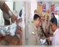 पत्नी से विवाद के बाद युवक ने थाने के बाहर खुद को लगाई आग, बचाने में थाना प्रभारी समेत तीन पुलिसकर्मी झुलसे