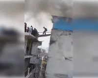 नोएडा PG अग्निकांड: दो मौतों के बाद संचालक गिरफ्तार, फरार केयरटेकर की तलाश तेज