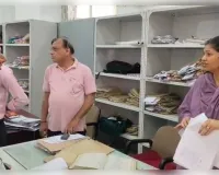 सागर कलेक्टर का औचक निरीक्षण, लापरवाही पर सहायक ग्रेड-3 तत्काल निलंबित