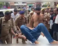 फिरोजाबाद में पुलिस और बदमाशों के बीच मुठभेड़, स्कूल में घुसे दो बदमाश ढेर, दो एसओजी जवान घायल