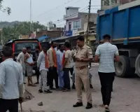 डंफर की टक्कर से बाइक सवार दो दोस्तों की मौत