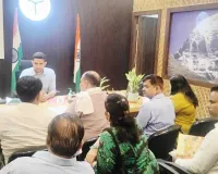 मछली, मीट एवं मांस विक्रेताओं को शहर से बाहर करने के प्रस्ताव का विरोध, नगर आयुक्त को सौंपा ज्ञापन