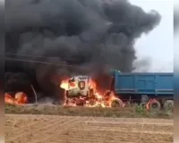 हाईटेंशन लाइन के करंट से डंपर ट्रक मे लगी आग, खलासी की माैत