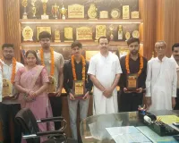 AIR-294 प्राप्त शिवम मणि त्रिपाठी सहित मेधावियों का भव्य सम्मान