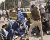 विपक्ष ने बिहार में छात्रों पर बर्बरता के लिए गृहमंत्री से की जवाबदेही की मांग