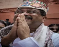 इस्तीफे के बाद संसद पहुंचे धर्मेंद्र प्रधान, बोले- मैं स्ट्रीट फाइटर हूं,एसी रूम एक्टिविस्ट नहीं
