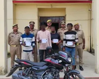 राहगीरों को लूटने वाला गैंग गिरफ्तार, गोसाईंगंज पुलिस ने चार शातिर बदमाश दबोचे