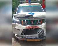 देवरिया में तेज रफ्तार एंबुलेंस ने ई-रिक्शा और पुलिसकर्मियों को मारी टक्कर, तीन सिपाही समेत चार घायल