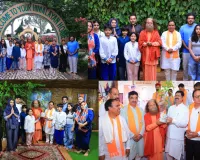 स्वामी चिदानन्द और डॉ. धन सिंह रावत के बीच शिक्षा व युवा सशक्तिकरण पर मंथन