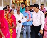 चक मार्ग से अवैध कब्जा हटाने की मांग, ग्रामीणों ने डीएम को सौंपा पत्र, दिया आन्दोलन की चेतावनी