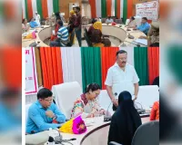 राज्य महिला आयोग की सदस्या अंजू प्रजापति ने सुनीं पीड़ित महिलाओं की फरियाद
