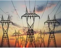 सोलर प्लांट घोटाले पर कार्रवाई, बिजली विभाग के निलंबित जेई की पत्नी की कंपनी पर एफआईआर