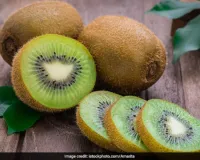 रात में सोने से पहले दो कीवी खाने से क्या होता है? 