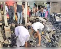 पूर्व मेदिनीपुर के अन्नपूर्णा बाजार में लगी भीषण आग, चार दुकानें जलकर राख