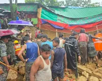 ढाका: रोहिंग्या कैंप के मदरसे पर मलबा गिरने से मचा कोहराम , 8 की दर्दनाक मौत