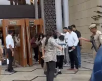 समिट बिल्डिंग में पकड़ी गईं 35 से अधिक लड़कियां, ठगी का चल रहा था बड़ा खेल