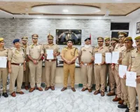 उत्कृष्ट कार्य करने वाले पुलिसकर्मियों को पुलिस अधीक्षक संतकबीरनगर ने प्रशस्ति पत्र व नकद पुरस्कार देकर किया सम्मानित