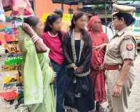 ग्राम चौपाल लगाकर ग्रामीणों से संवाद कर किया गया जागरुक