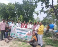'एक पेड़ मां के नाम' अभियान के तहत अमृत सरोवर पर हुआ वृहद पौधरोपण