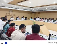 शत-प्रतिशत राजस्व संग्रह सुनिश्चित किया जाय-डीएम