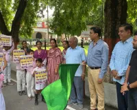 इशारों में सपनों को मिली उड़ान' : मूक-बधिर बच्चों से सांकेतिक संवाद कर भावुक हुए डीएम