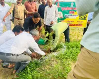डीएम द्वारा पं० दीन दयाल उपाध्याय किसान समृद्धि योजनान्र्तगत कराये गये भूमि संरक्षण कार्यों का निरीक्षण किया गया,