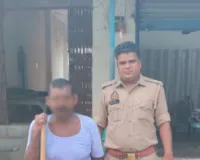 जिन हाथों ने हमें चलना सिखाया, आज महुली पुलिस ने उन्हीं हाथों का थामा सहारा