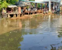तहसील परिसर में जलजमाव के चलते कामकाज हुआ प्रभावित