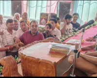 मनुष्य को गाय से जीवन जीने की प्रेरणा लेनी चाहिये-- निर्भय सागर महाराज