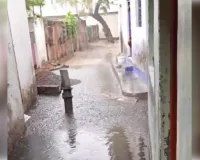 तालाब का अस्तित्व खत्म होने से थमी जल निकासी, जलभराव से मोहल्ला बना तालाब