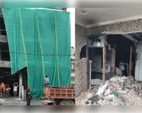 अलीगंज अग्निकांडः ध्वस्तीकरण आदेश के बाद बिल्डर ने खुद तोड़ा अवैध निर्माण