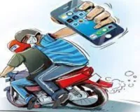 बीकेटी में स्कूटी सवार युवक का मोबाइल छीनकर भागे पल्सर सवार बदमाश