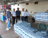 एलटीटी गोरखपुर ट्रेन की पेंट्रीकार से अनधिकृत पैकेज्ड पेयजल जब्त