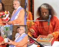 परमार्थ निकेतन पहुंचे मंत्री सुरेश खन्ना, मां गंगा की पूजा कर स्वामी चिदानन्द से की भेंट