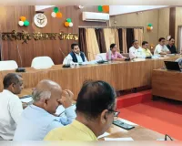 सी0एम0 डैशबोर्ड के माध्यम से डीएम ने की विकास कार्यों की समीक्षा