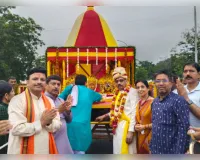 ’गाजे बाजे के साथ निकली भगवान जगन्नाथ की बहुदा यात्राएसैकड़ो श्रद्धालुओं ने खींचा रथ’