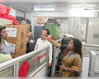 जोन-4 कार्यालय में जब्त प्रतिबंधित पॉलीथिन देख भड़के नगर आयुक्त