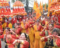 घुमड़ते बादलों और जयघोष के बीच नगर भ्रमण पर निकले जग के नाथ