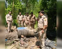 बिजनौर में अवैध कच्ची शराब के खिलाफ बड़ी कार्रवाई, 1000 किलो लहन नष्ट