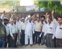 छात्रों पर लाठीचार्ज के विरोध में अधिवक्ता संघ ने सौंपा एसडीएम को ज्ञापन