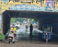 सतरिख अंडरपास में हल्की बारिश में ही भरता है 1 फुट पानी, हादसे को दावत दे रही व्यवस्था